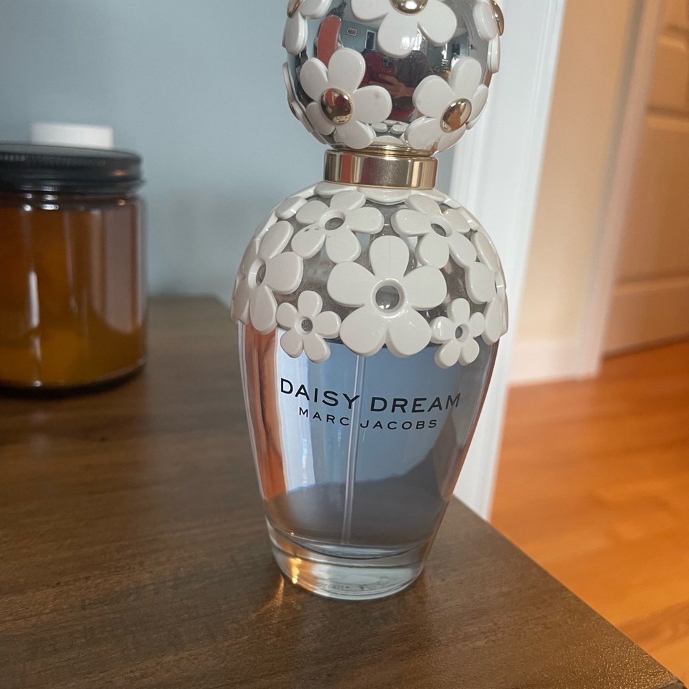 Marc Jacobs Daisy Dream Perfume 3.4 oz—- 2/3 full